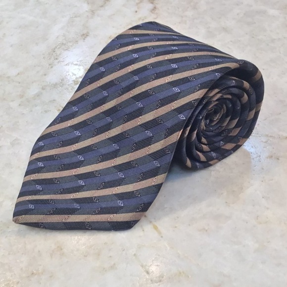 DKNY SILK TIE, - Picture 8 of 8